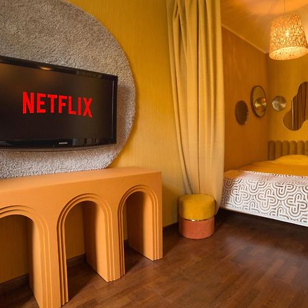 Midcentury Modern, Quiet, 40M Studio With Bath Riga Luaran gambar